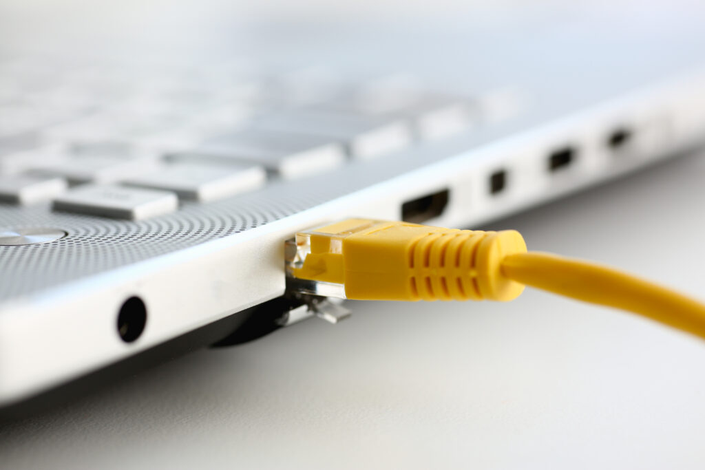 The network connector is inserted into the laptop. The LAN constructor deconstructs the connection of clients to the Internet on the basis of xpon and Adsl. Who is my service provider?"