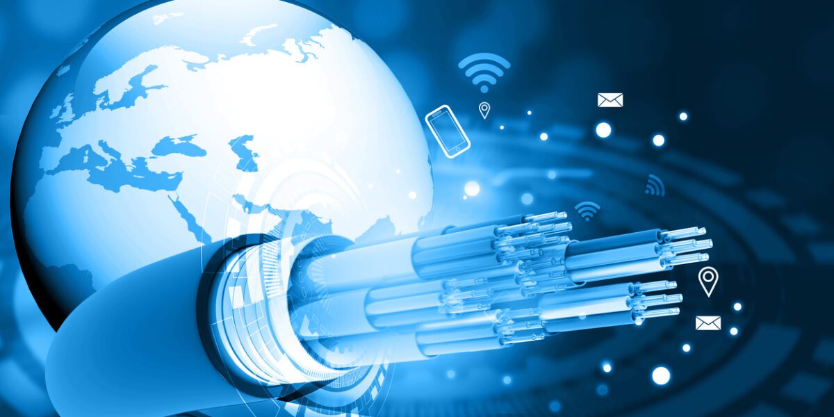 fiber vs satellite internet